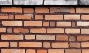 Jak wyczyścić cegły z zaprawy - skuteczne metody i porady