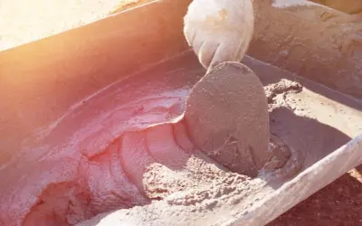 Jaki piasek do cementu? Wybierz najlepszy dla trwałego betonu