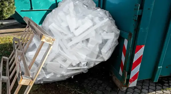 Styropian do plastiku czy zmieszanych - jak uniknąć błędów w segregacji